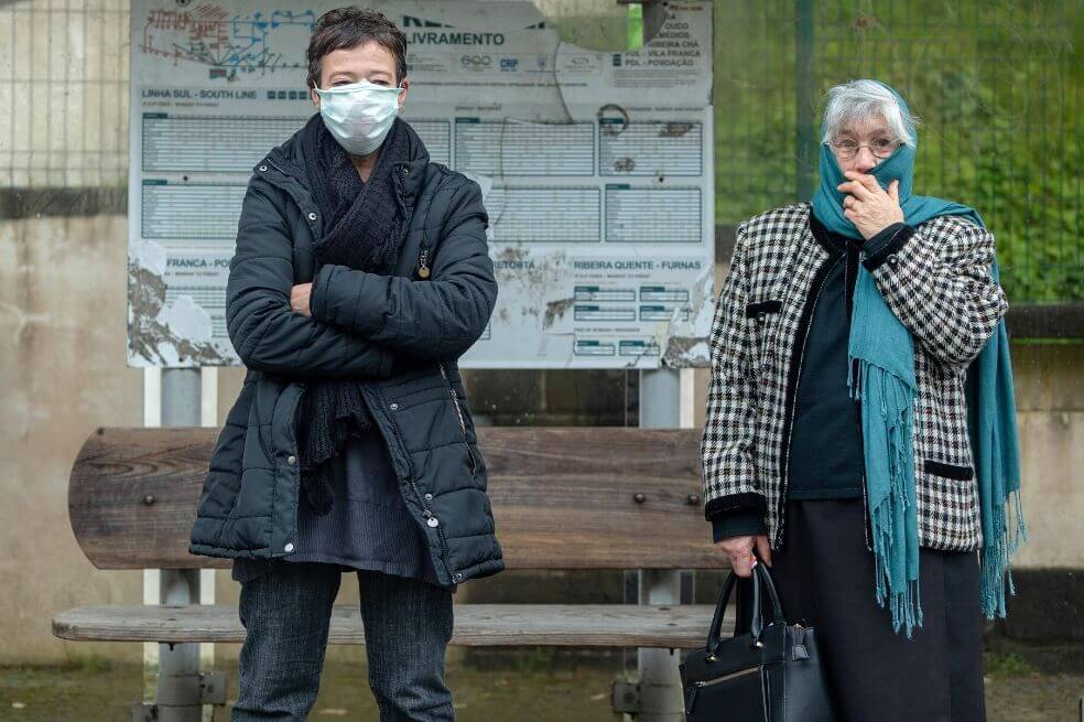 «Adopta un abuelo», la campaña contra la soledad en Portugal en medio del coronavirus