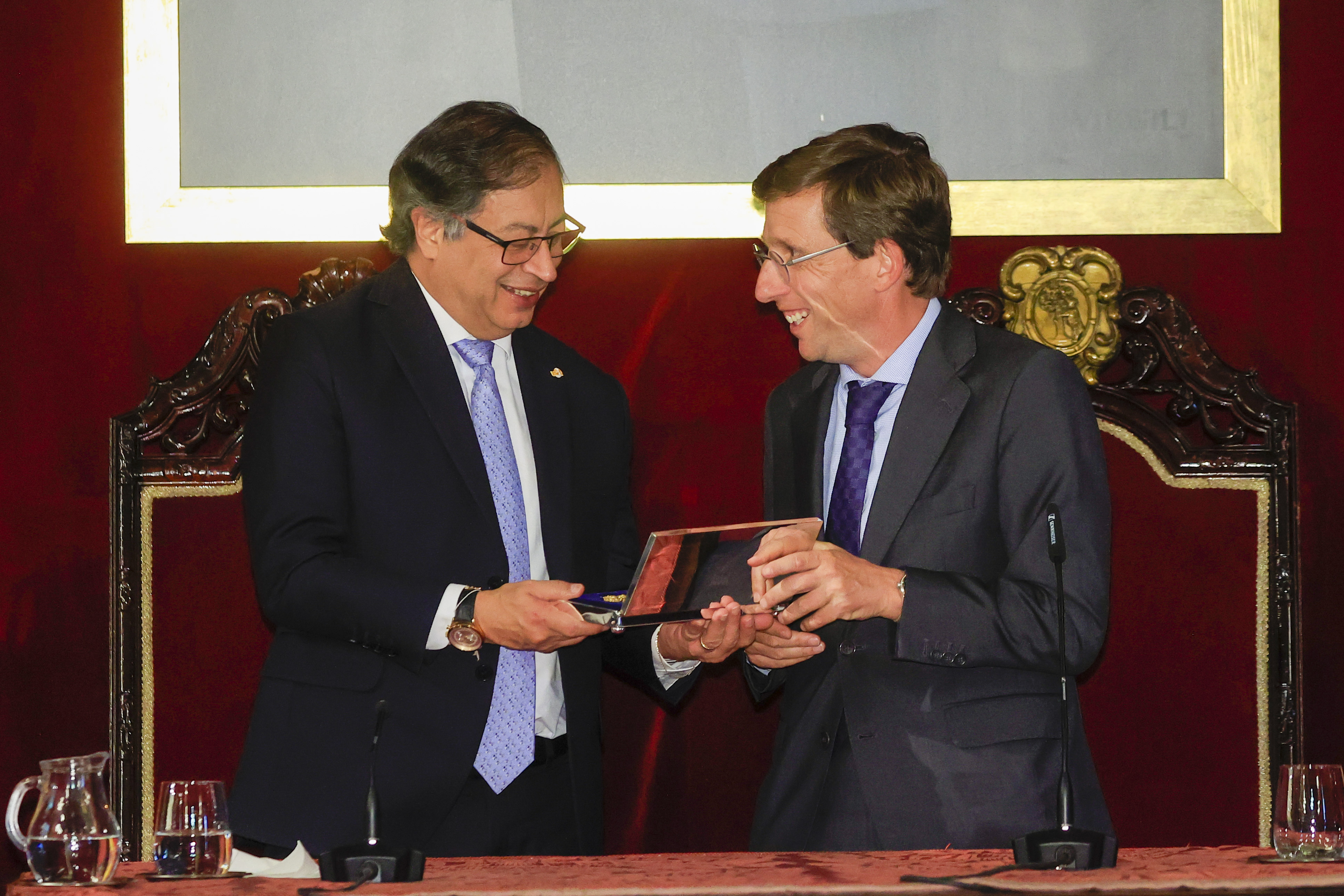 Petro recibió la Llave de Oro de Madrid en su visita por España
