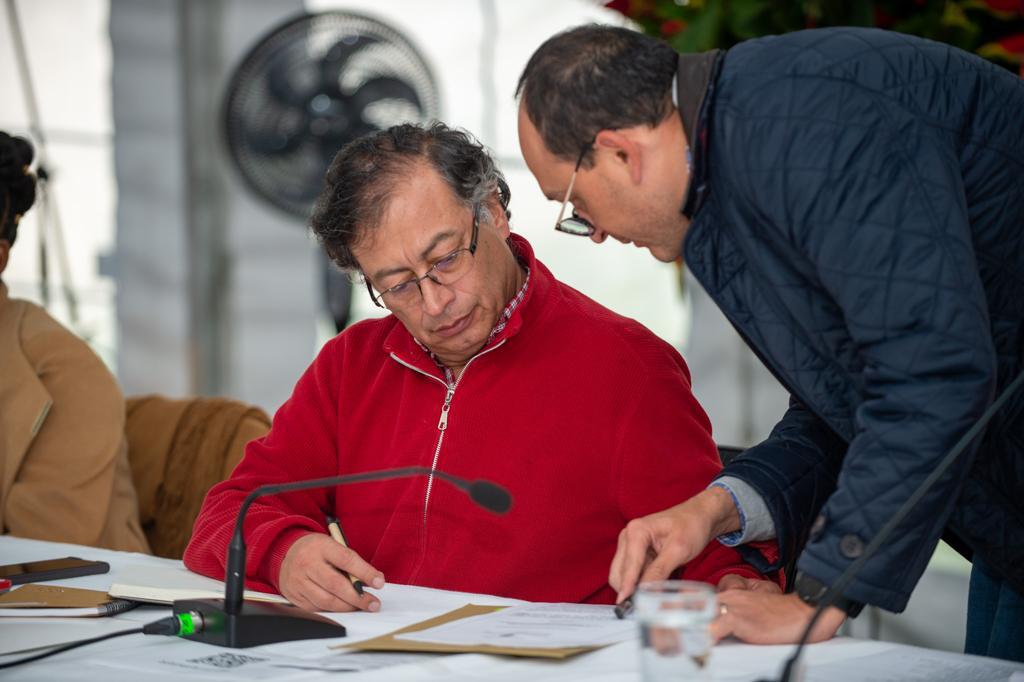 Petro llegó a retiro de ministros: se definió ‘paz total’ como eje de gobierno