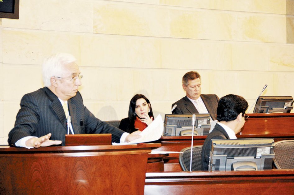 Ministros al paredón en el Congreso