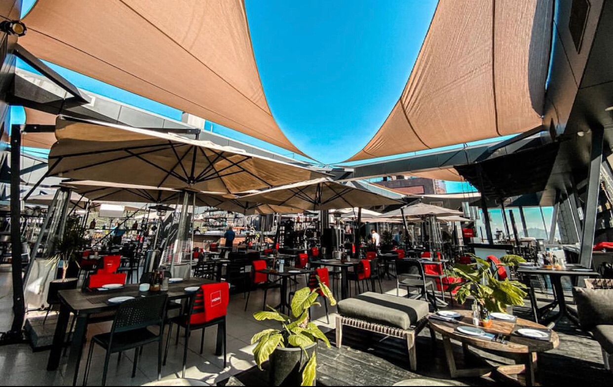 Aparatoso incendio en Santiago de Chile destroza restaurante de alta cocina