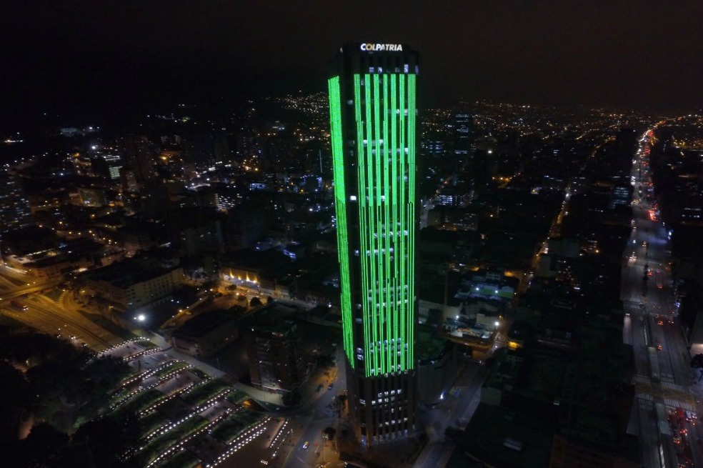 Las veces en que la Torre Colpatria se ha iluminado para conmemoraciones y festejos