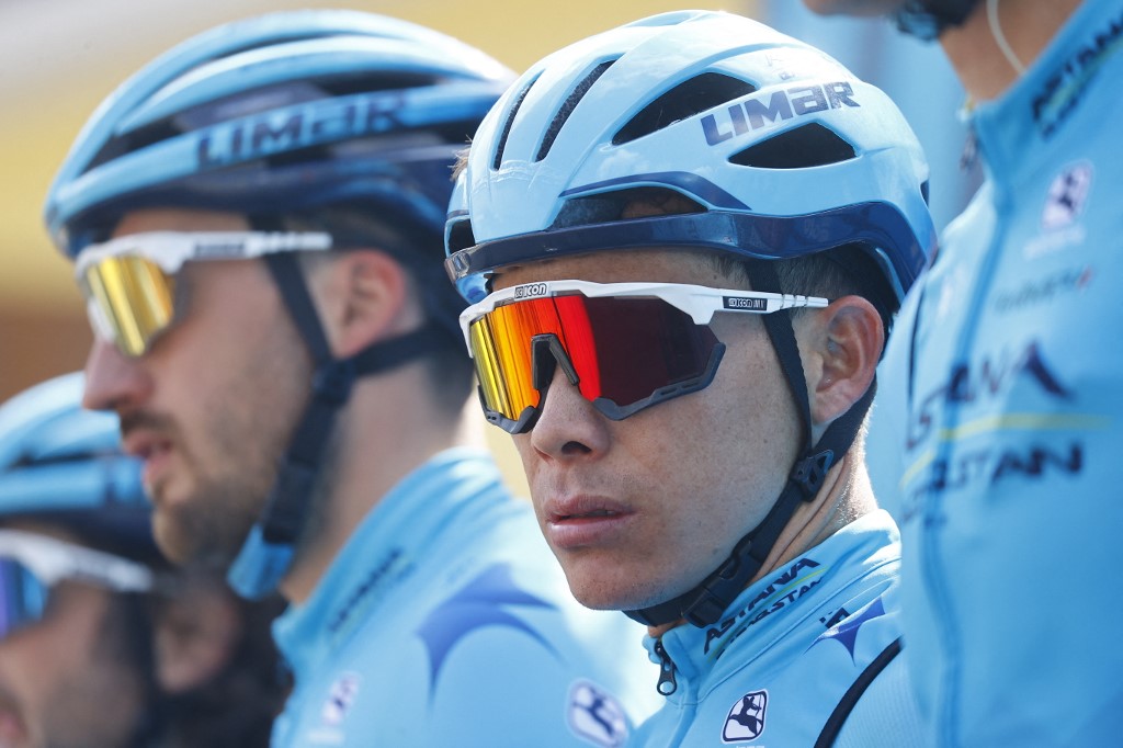 Miguel Ángel López sigue ascendiendo en la general de la Tirreno-Adriático