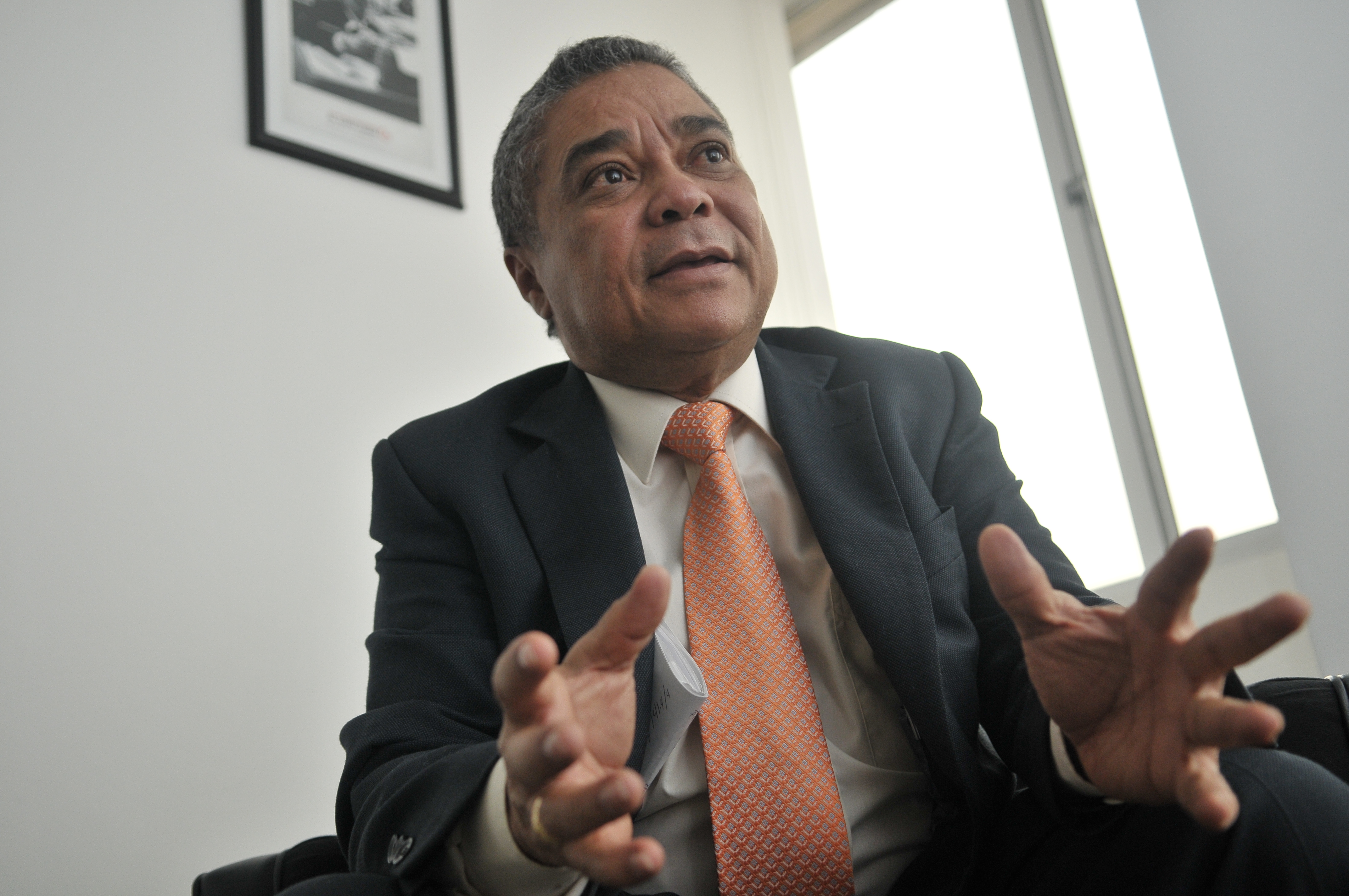 Aldo Cadena, del Fomag, responde a las críticas por la salud de los maestros