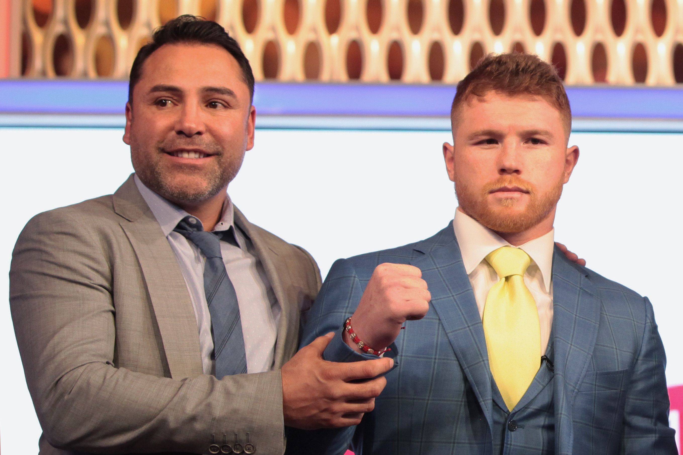‘Canelo’ Álvarez y Óscar De la Hoya casi se van a los golpes