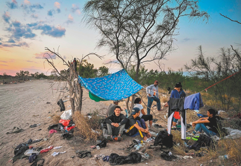 Venezolanos varados en un limbo burocrático en la frontera entre México y EE. UU.