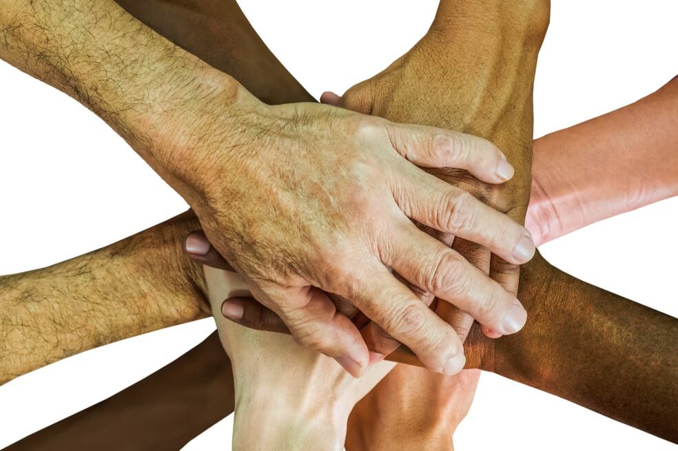¿Cómo ser antirracista? Filósofa brasileña crea «manual» práctico