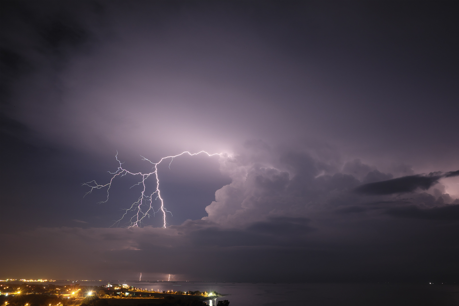 Si está en estas regiones, prepárese para un miércoles de lluvias y  tormentas eléctricas