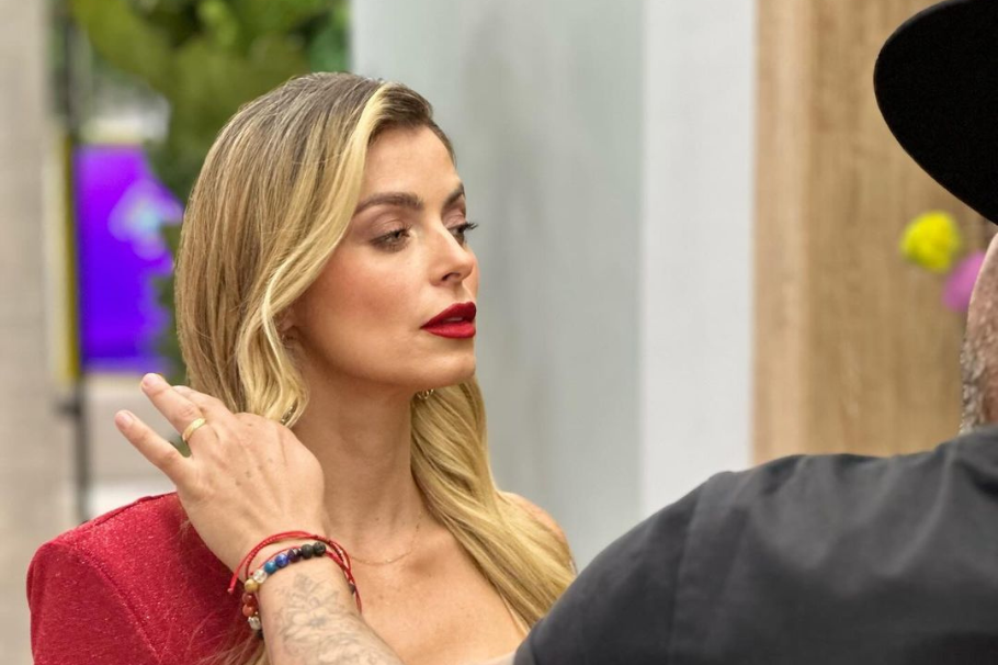 Tildan de ‘perfecta’ a Cristina Hurtado por estas sensuales fotos en Instagram