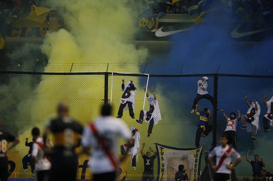Clausuran dos tribunas de la ‘Bombonera’ tras incidentes en el clásico