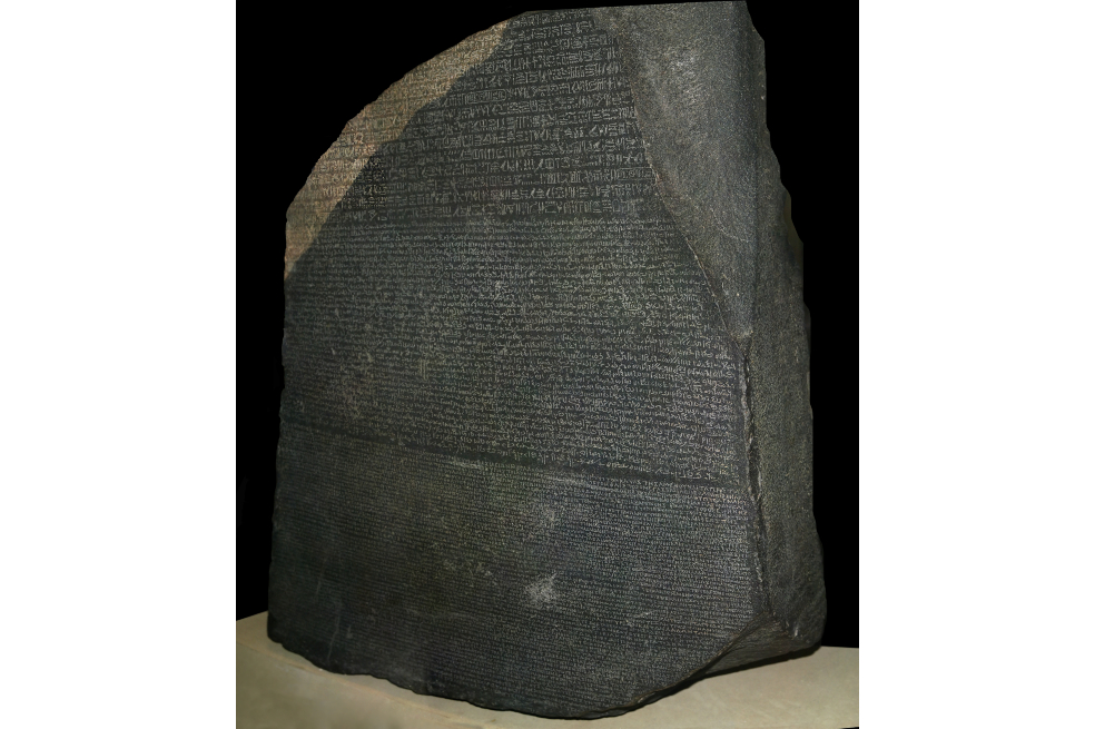 Arqueólogo le pide al Museo Británico que devuelva la piedra de Rosetta a Egipto