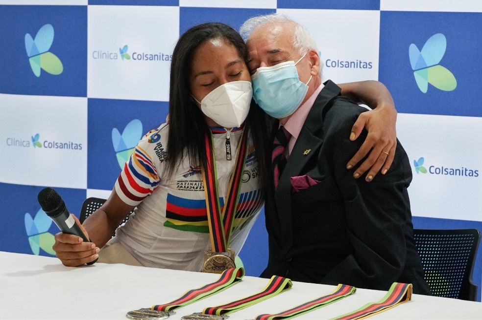 Luz Karime Garzón ofreció sus medallas al cirujano que la intervino