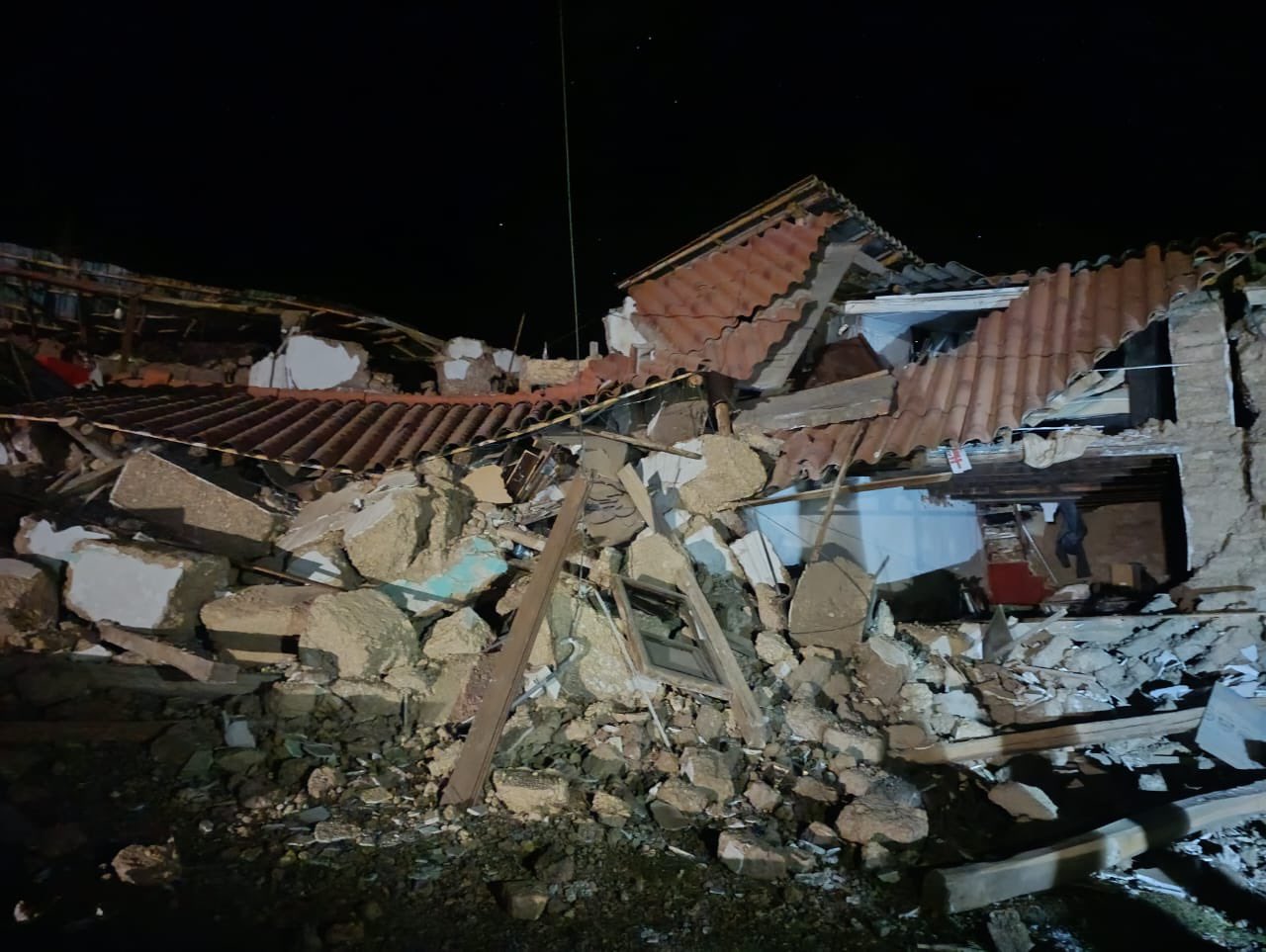 Sismo de 5.1 sacude Perú y deja un saldo preliminar de cinco muertos y 300 damnificados