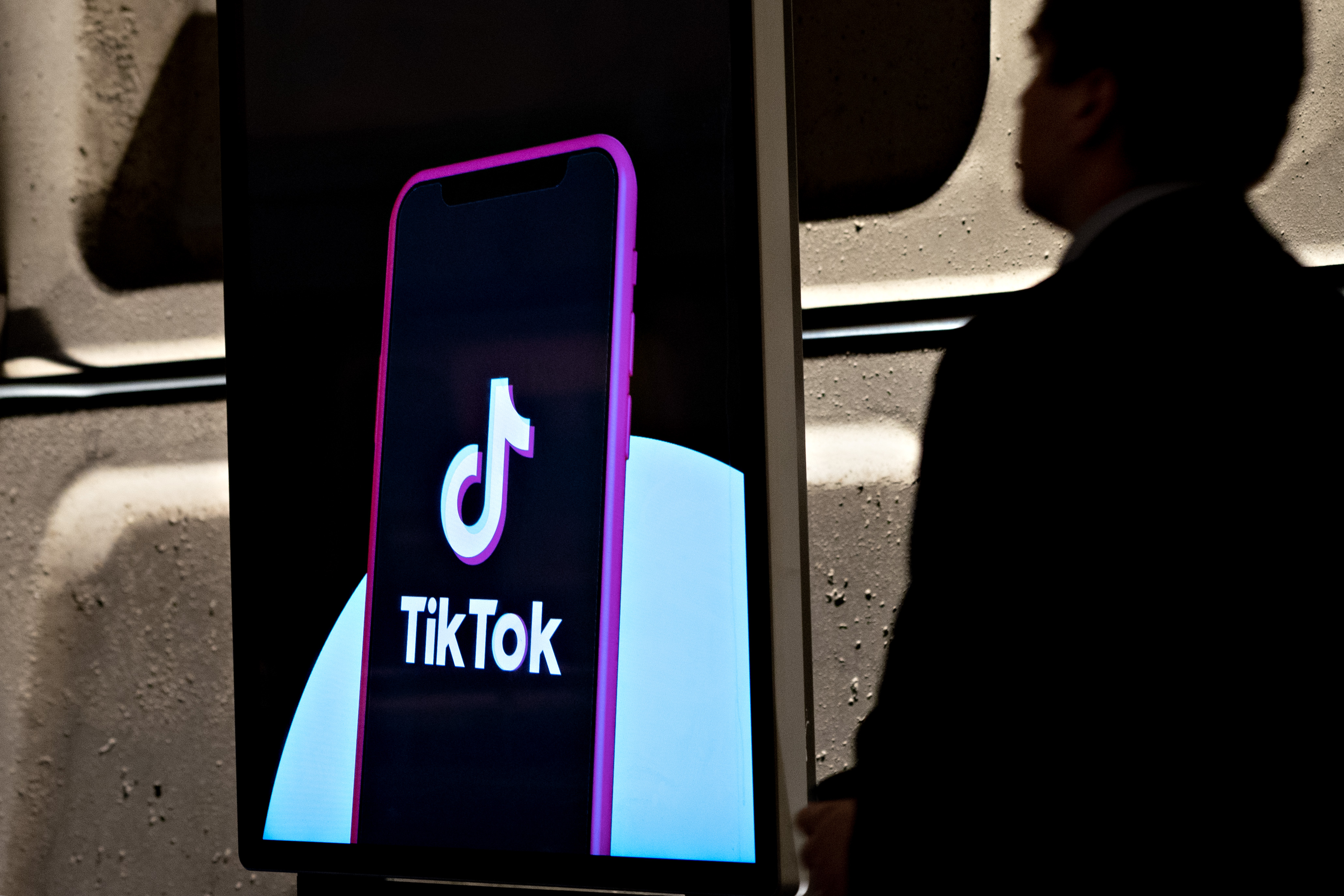 Estados Unidos recibirá USD 10.000 millones por el acuerdo sobre TikTok, según WSJ