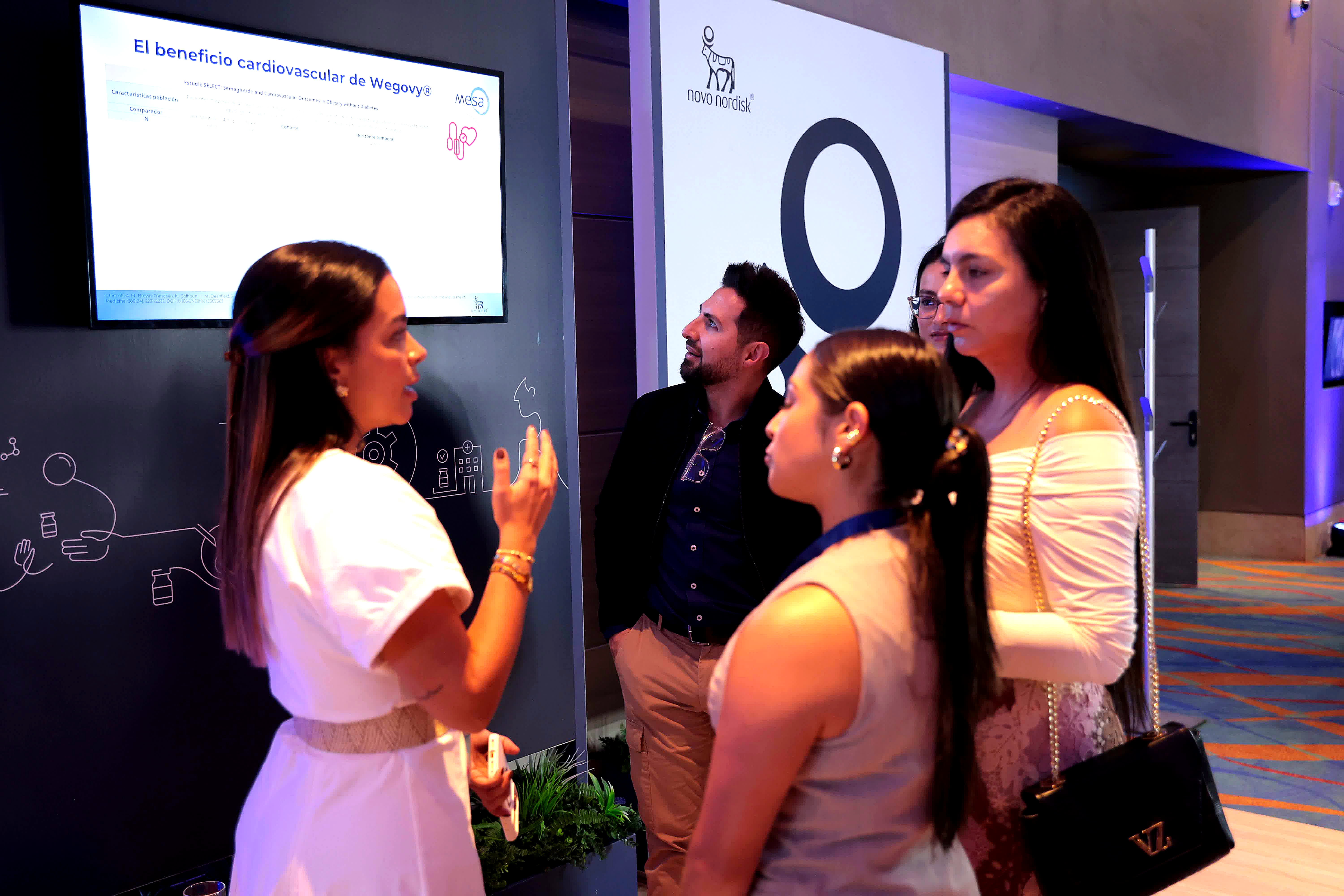 Espacios interactivos permitieron a los asistentes conocer más sobre las soluciones terapéuticas y el enfoque integral de Novo Nordisk frente al exceso de peso y sus comorbilidades.