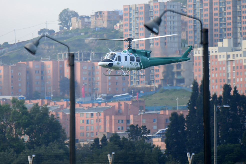 En un helicóptero de la policía, Santrich es conducido a la Fiscalía.Cristian GaravitoA continuación, reproducimos el comunicado completo de la Fiscalía: