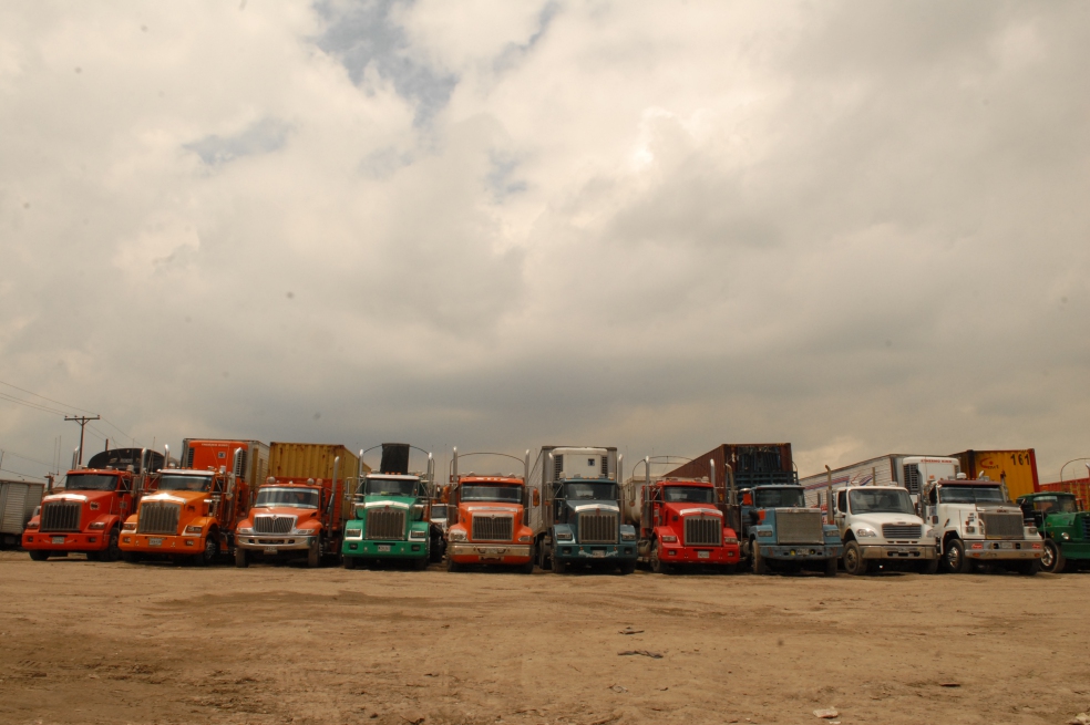 Camioneros aceptan reunirse con Mintransporte