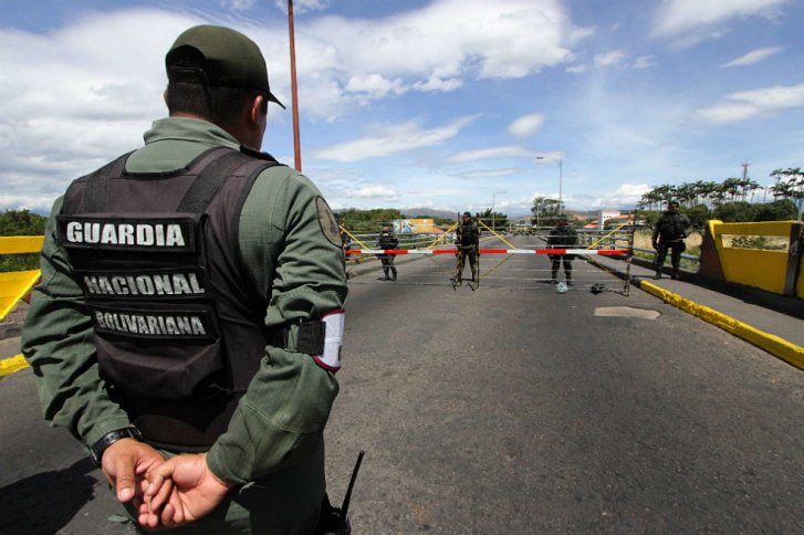 Vladimir Padrino confirma muerte de tres guardias por enfrentamientos con el ELN