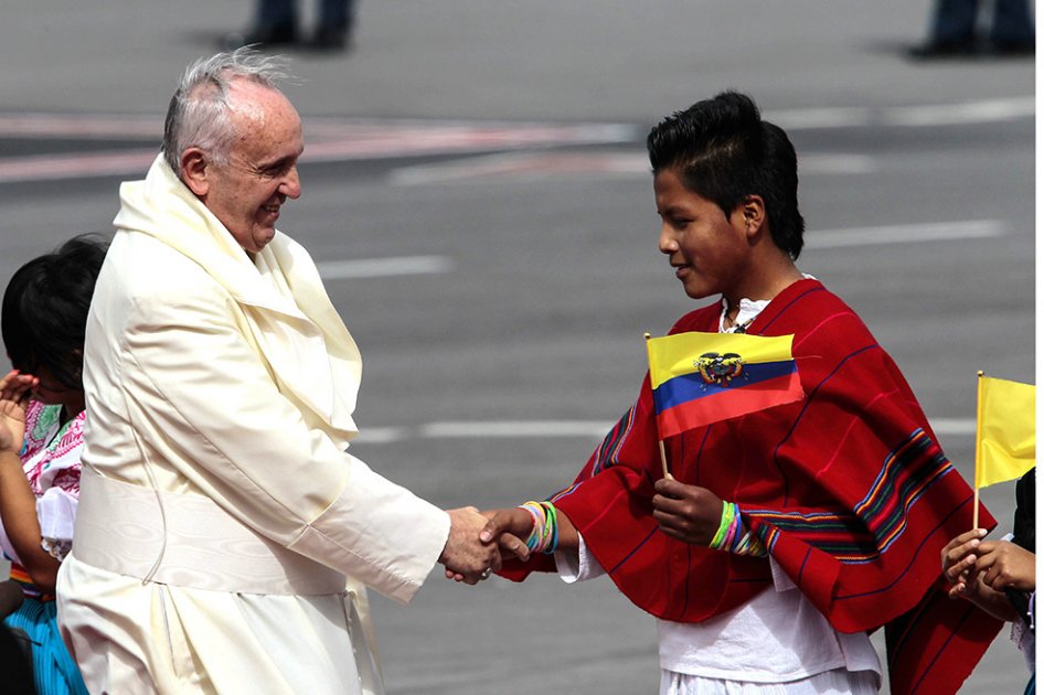 Papa Francisco salió a las calles de Quito para rezar con los fieles ecuatorianos