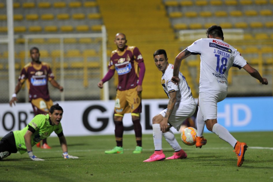 Tolima empezó la fase de octavos con empate ante Sportivo Luqueño