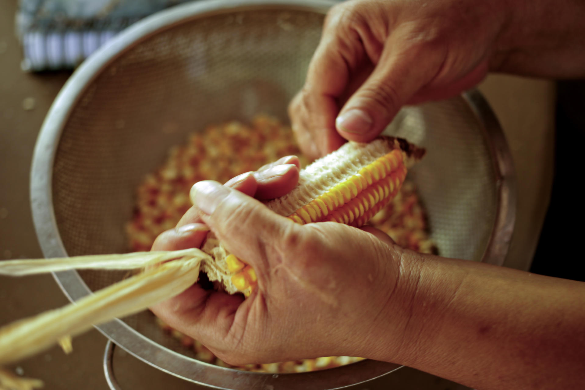 Informalidad laboral y hambre avanzan de la mano en regiones críticas: así lo explica ANIF