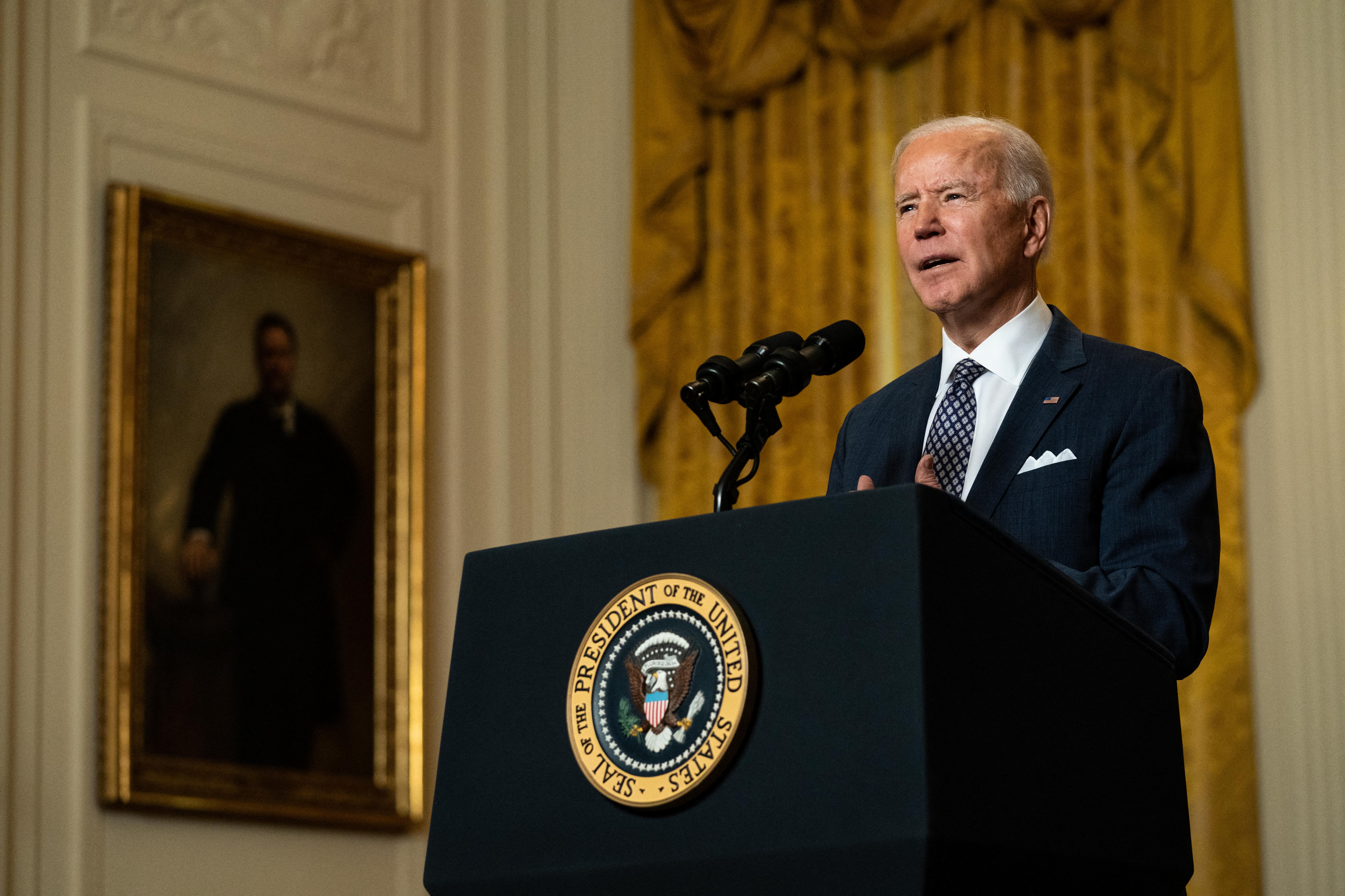 Biden golpea a oligopolios en un intento por mejorar salarios y precios