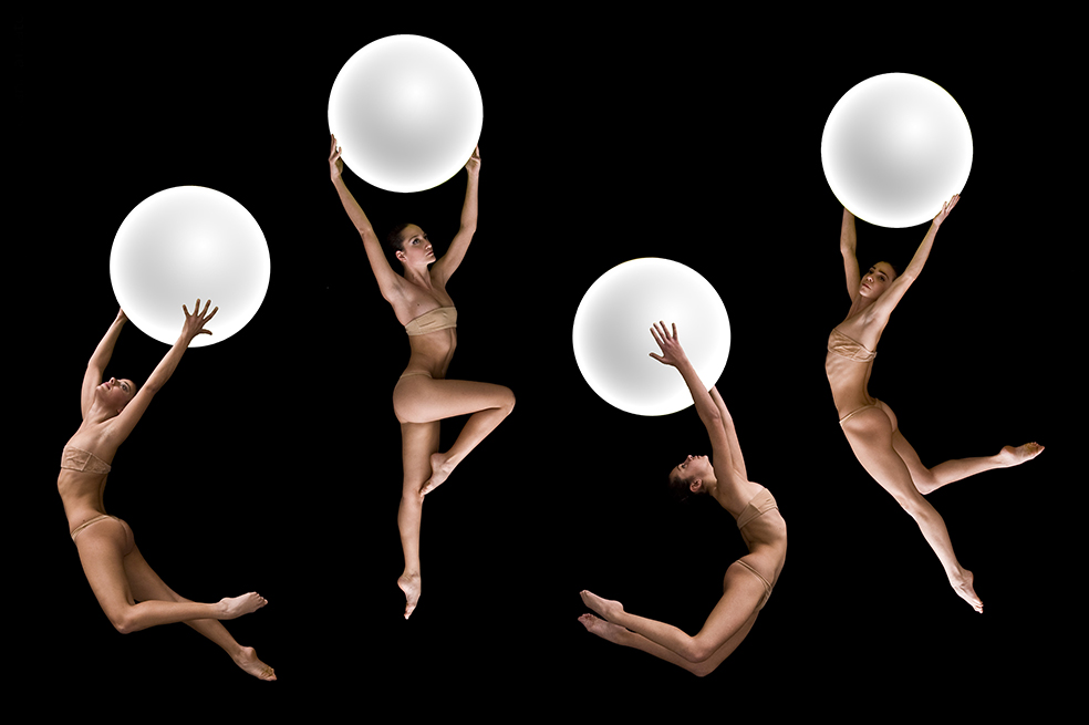 Arte por los aires: las increíbles imágenes de la compañía de danza NoGravity