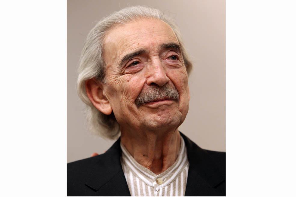 Falleció el poeta argentino Juan Gelman