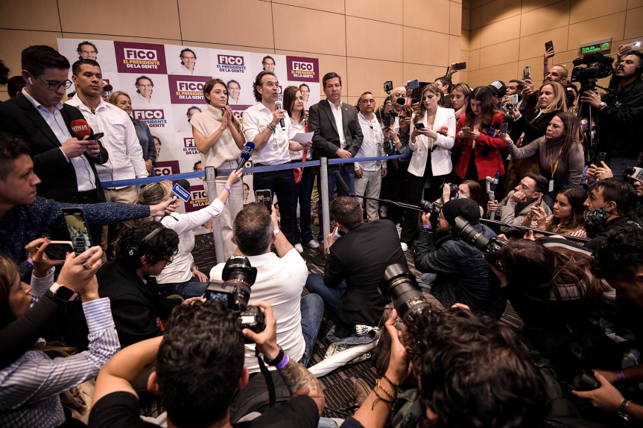Así se recibieron los resultados en la sede de campaña.