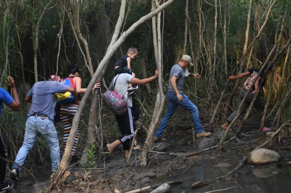 No les permitieron defenderse: abogado de venezolanos deportados