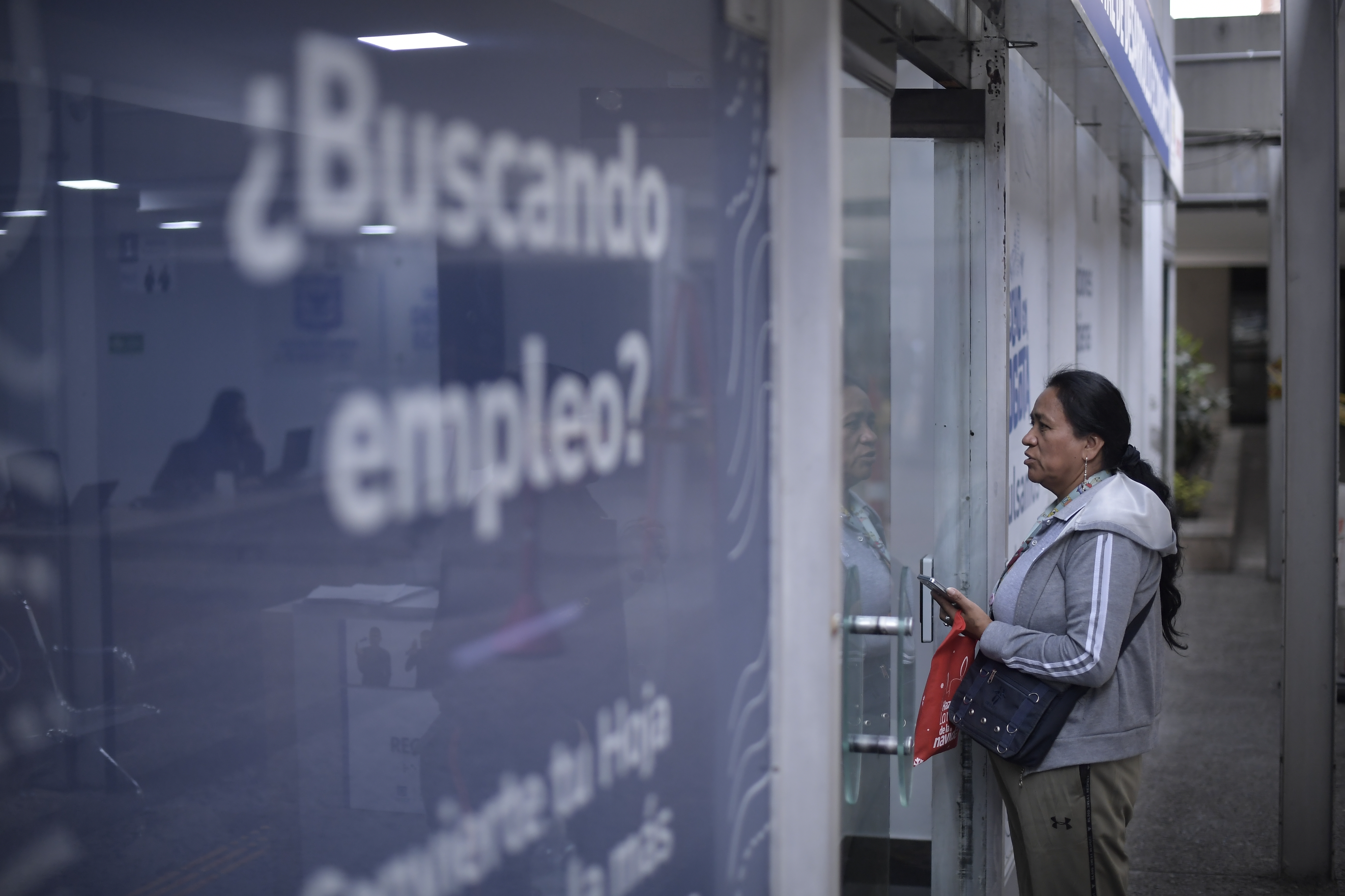 Habilitan 626 oportunidades laborales para jóvenes en Bogotá esta semana, ¿cómo aplicar?
