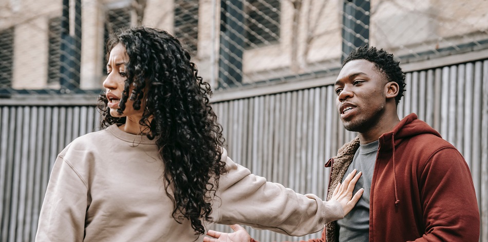 La clave para poder decir “no” y marcar límites con tu pareja: “no eres egoísta”
