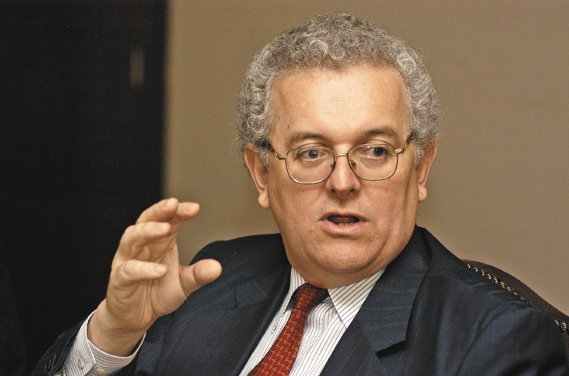 La administración de Gustavo Petro apuesta por una única reforma tributaria