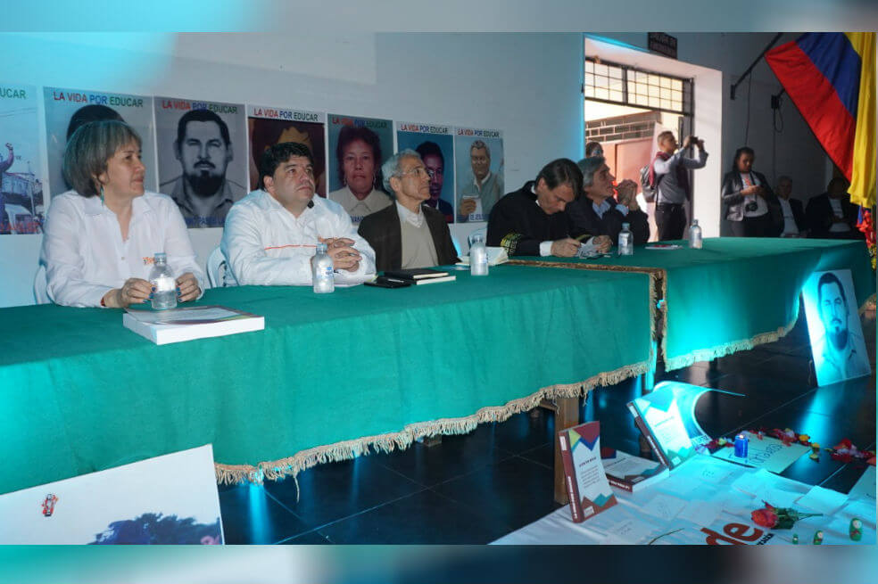 En 24 años, 1.057 profesores sindicalistas fueron víctimas de violencia en Colombia