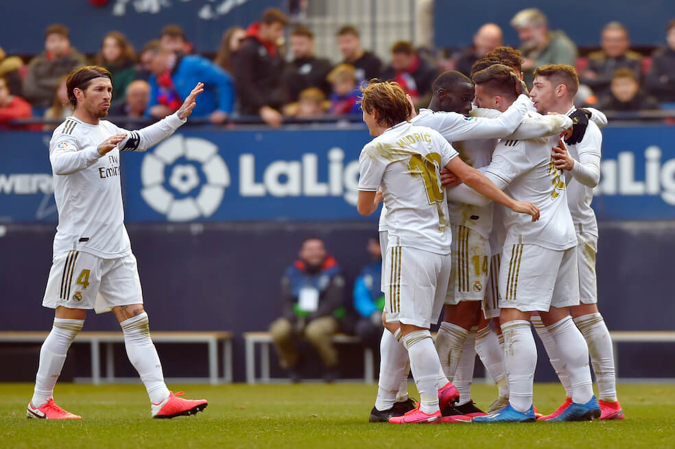 Real Madrid, sin James, ganó en Pamplona y sigue líder de la liga española