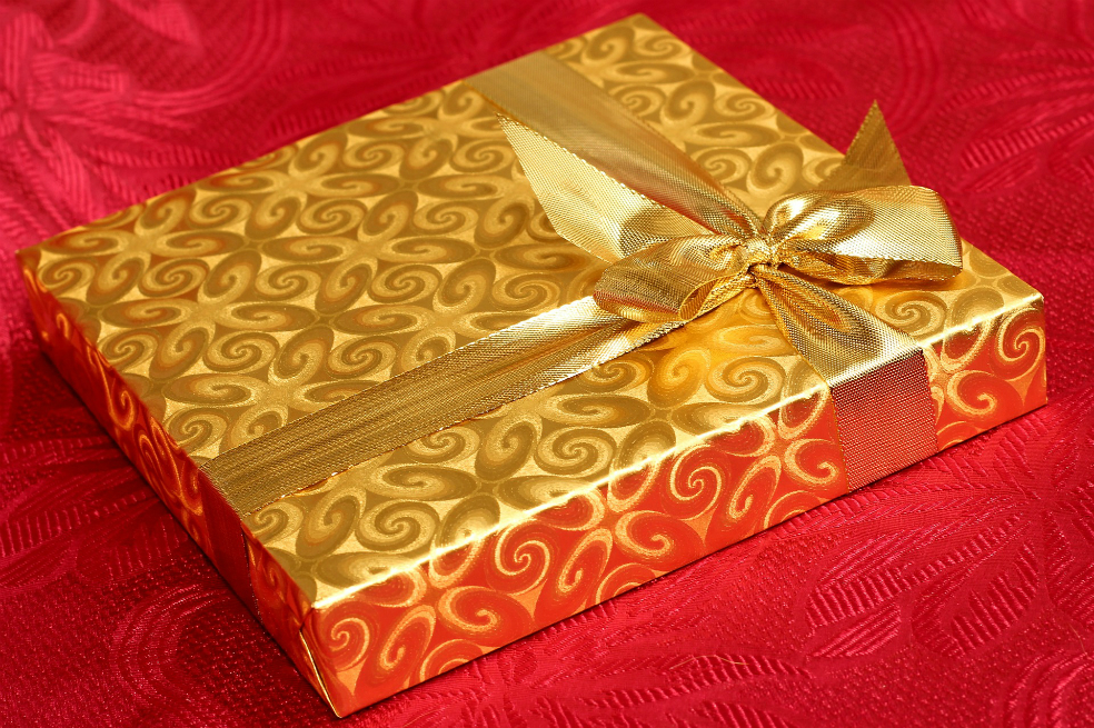 Santos dio regalo de Navidad a niño que prefirió conocerlo antes que recibir uno