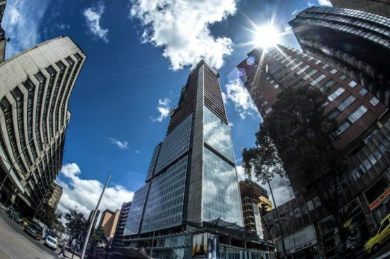 FMI bajó proyección de crecimiento económico colombiano en 2017