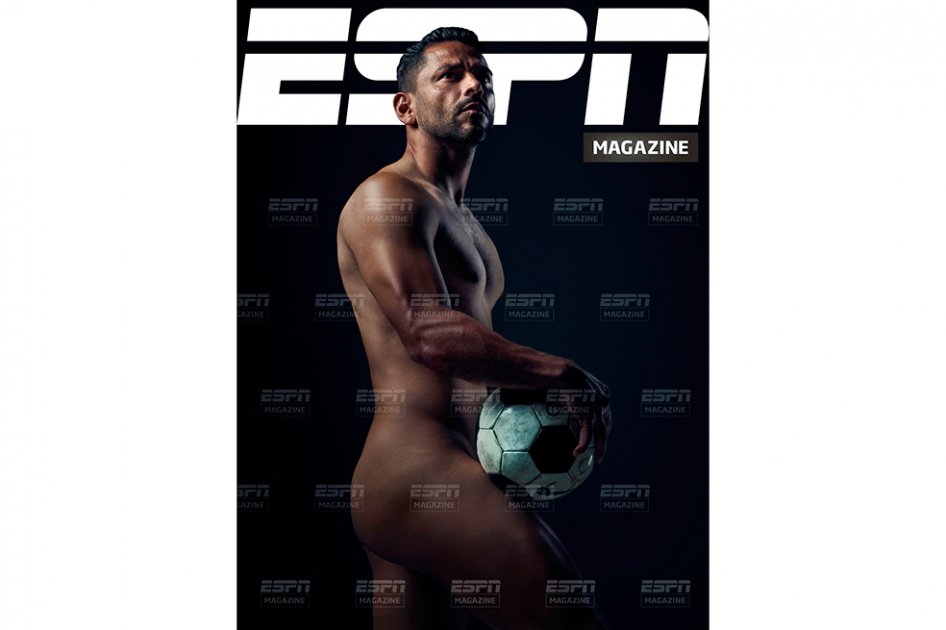 Gerardo Bedoya se desnuda para revista deportiva