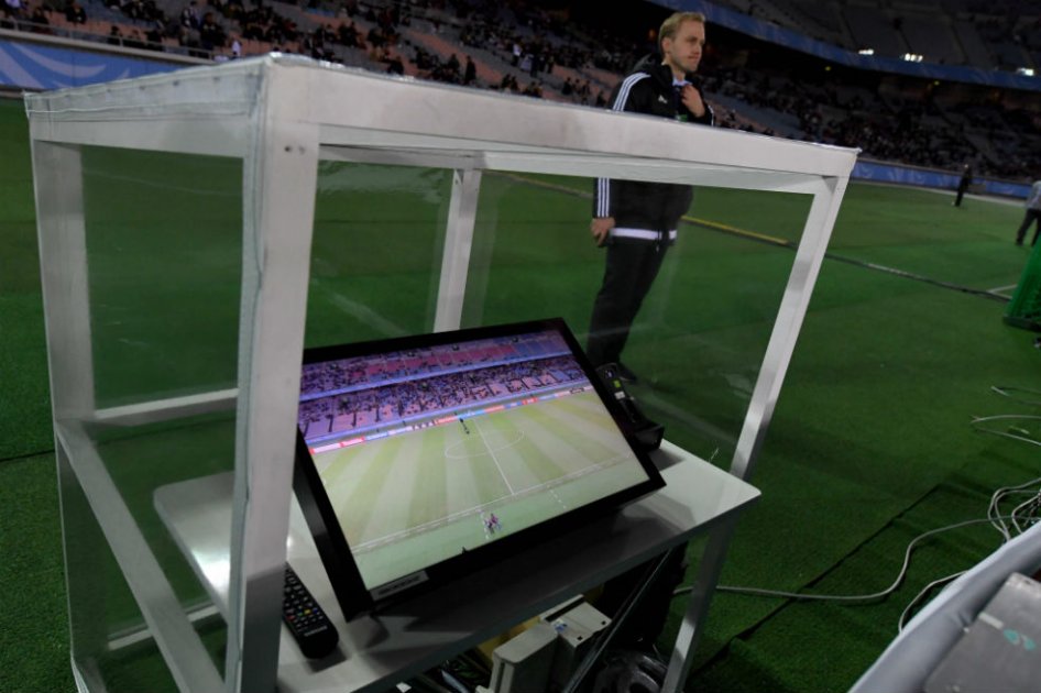 Videoarbitraje: el futuro torpe del fútbol