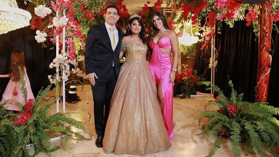 Peter Manjarrés, su hija Valerie Manjarrés Guzmán y su actual esposa Tata Becerra.