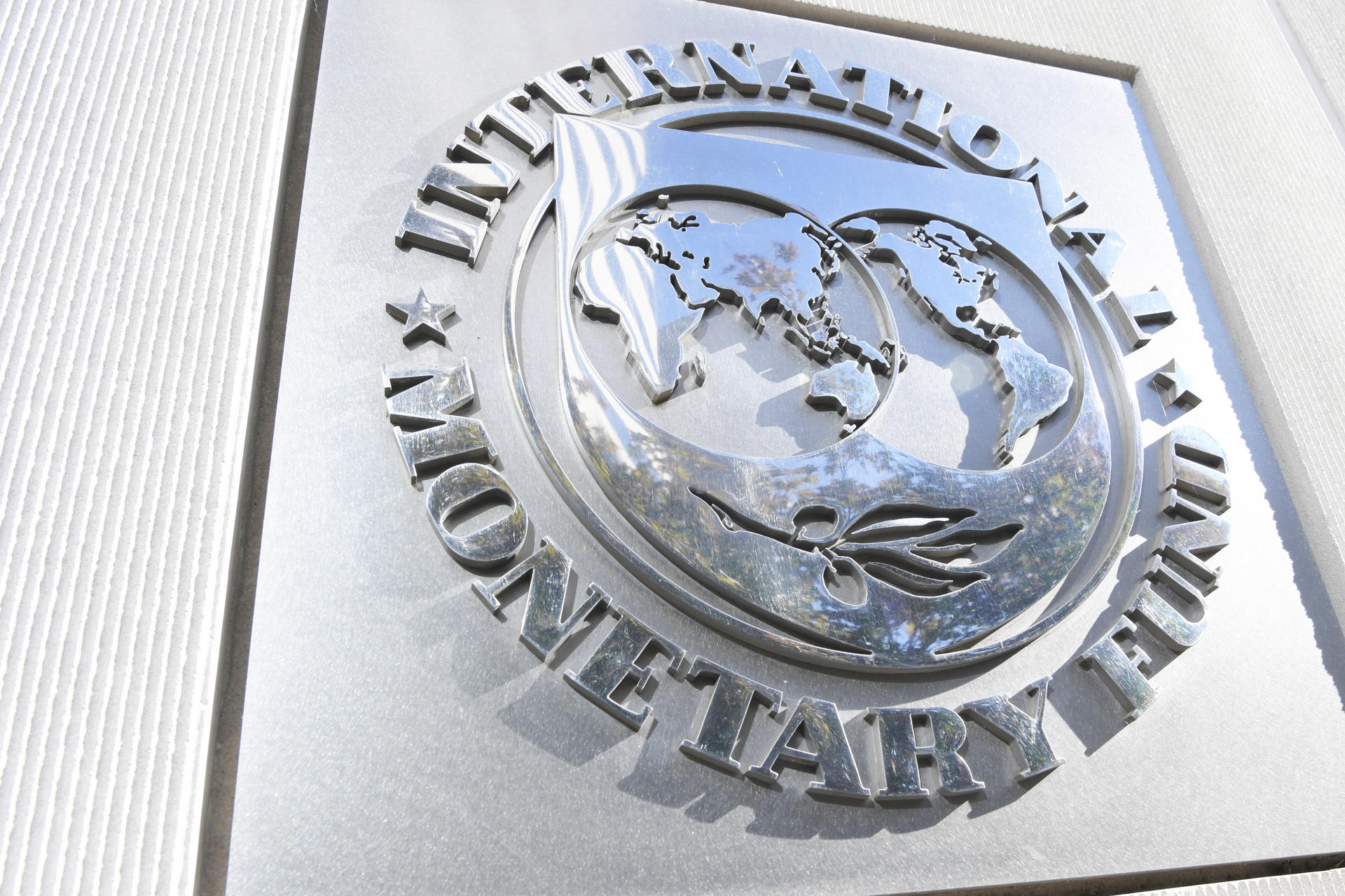 FMI celebra acuerdo entre Irán y EEUU pero advierte sobre impacto económico duradero