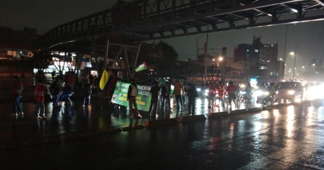 Noche de manifestaciones en Bogotá tras hundimiento de la consulta popular