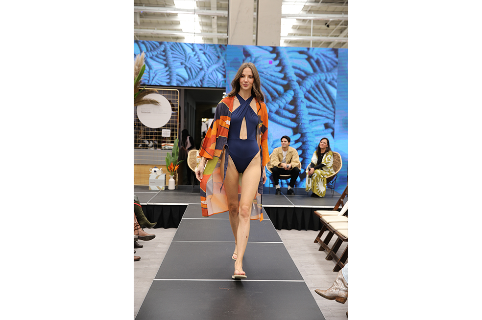 Lanzamiento de Arkitect bronzini finlandek Colección CALA DE LA CRUZ