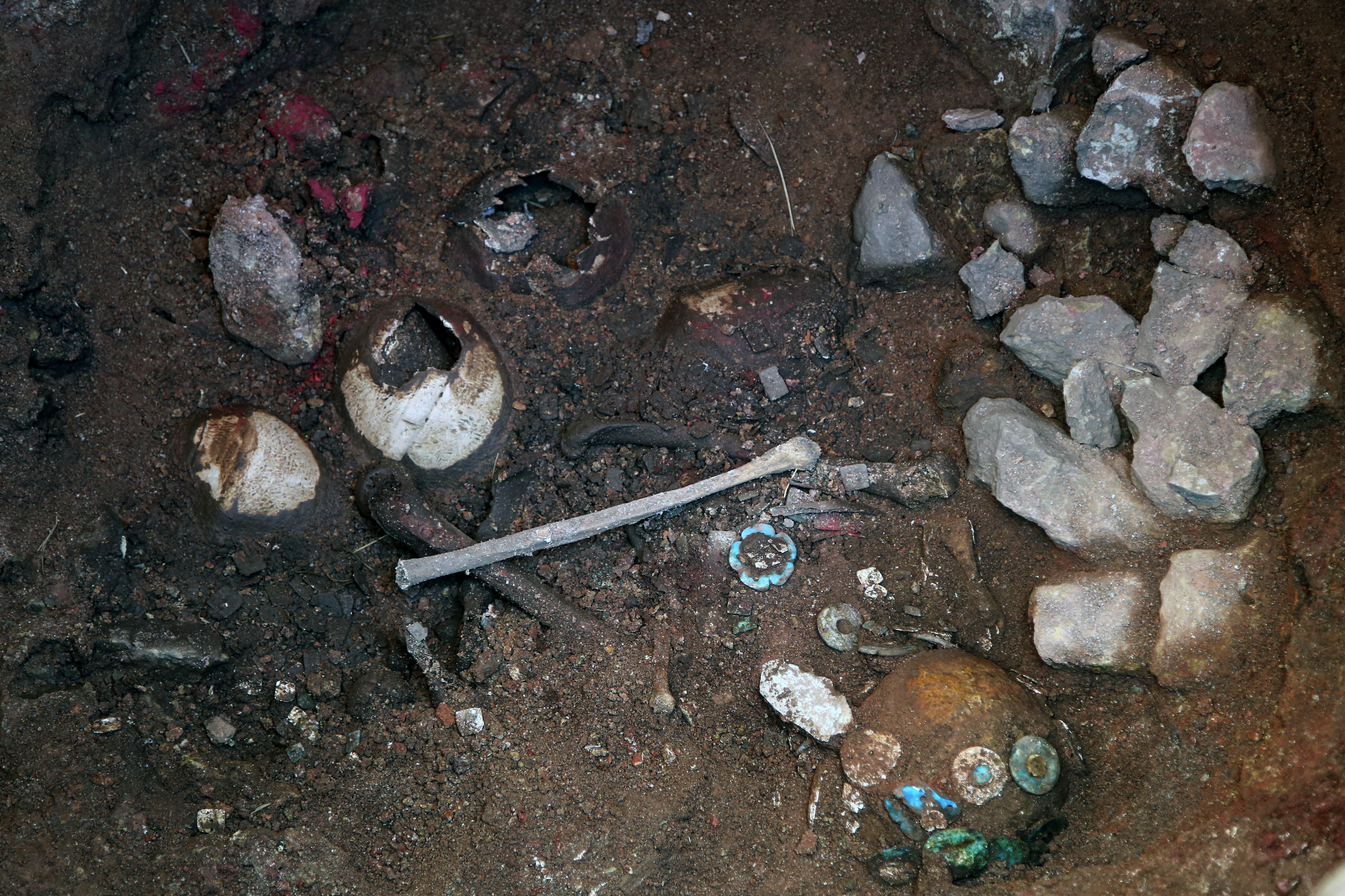 Tumba de hace 3.000 años fue descubierta en Perú, con el cuerpo de un sacerdote