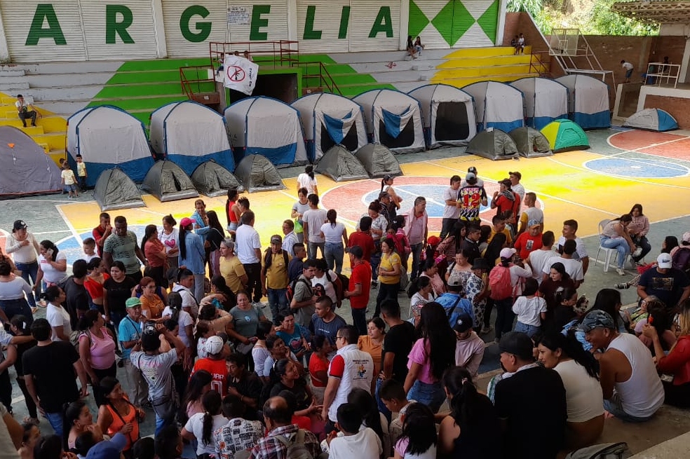 El drama que viven al menos 823 personas desplazadas en Argelia, Cauca