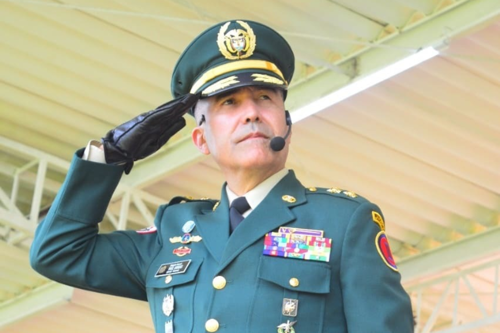 Retiran del Ejército al general Raúl Vargas, señalado en caso de falsos positivos