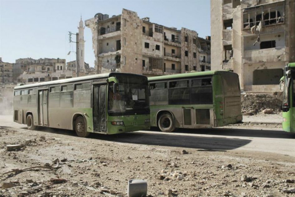 OMS confirma suspensión de evacuación de personas en Alepo tras explosiones