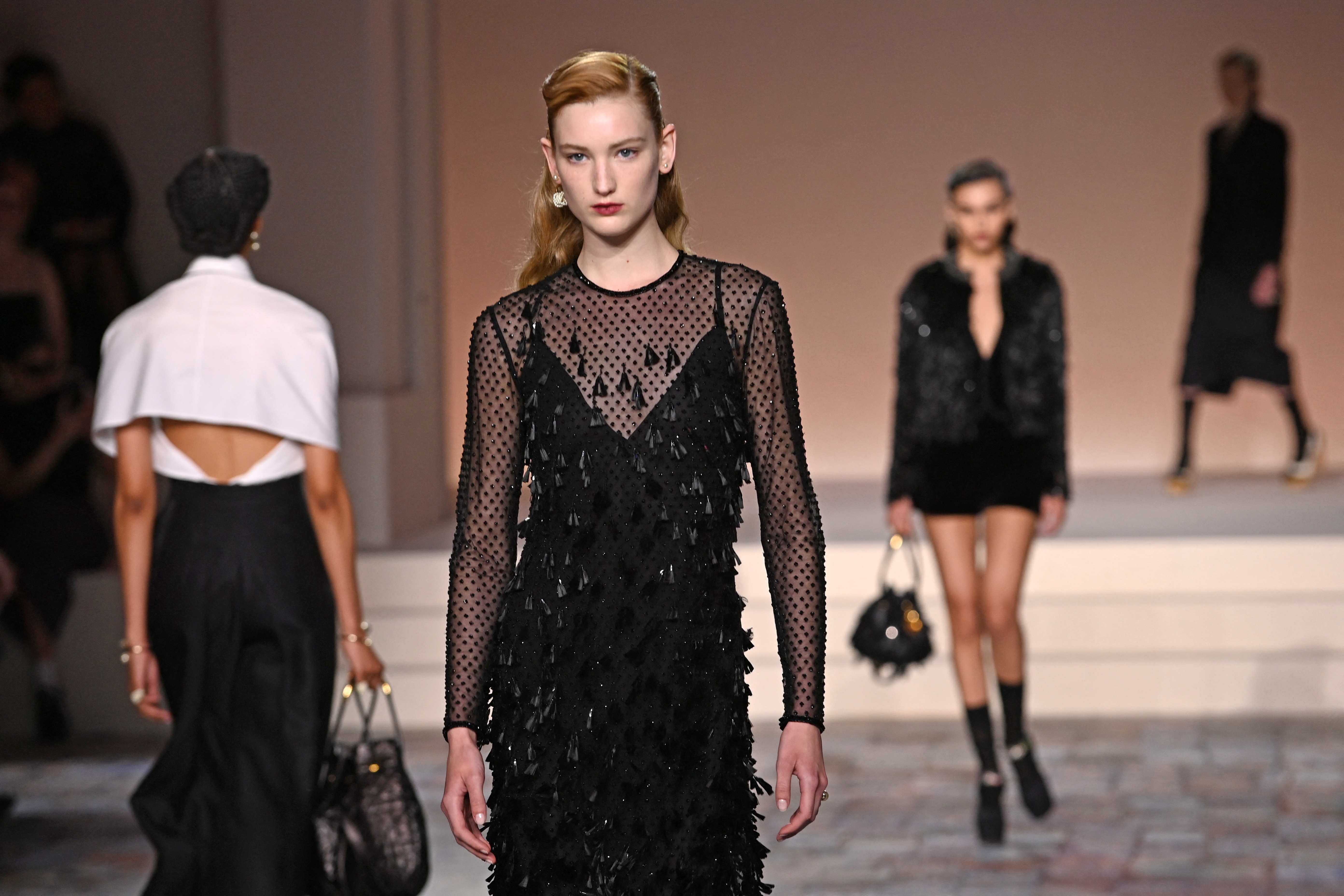Dior le rinde homenaje a icónica actriz: ¿qué hizo Marlene Dietrich por la moda?