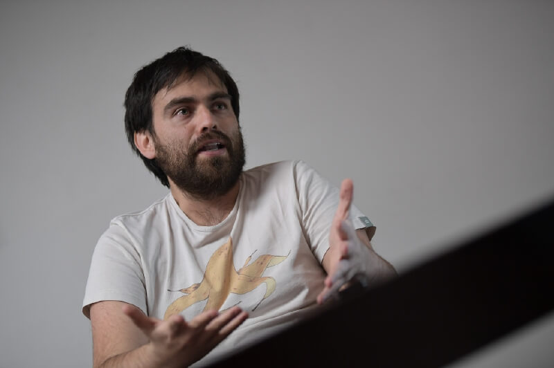 Juan Serrano: “El periodismo investigativo puede ser material dramático”
