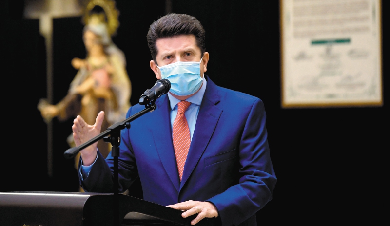 Polémica por declaraciones de ministro Diego Molano sobre menores muertos en bombardeo